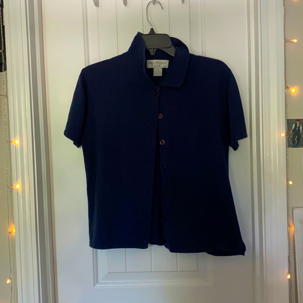 Kim Rogers Petite overthrow top. Fits small-medium. Is blue